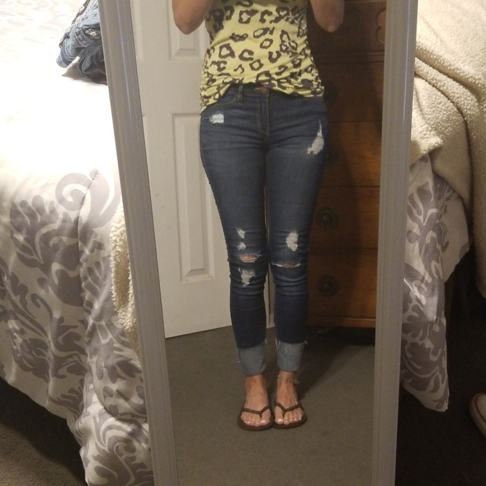 Hollister lowrise super skinny crop jeans